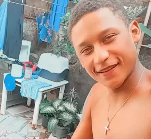 Jovem foi assassinado a tiros no centro de Água Preta