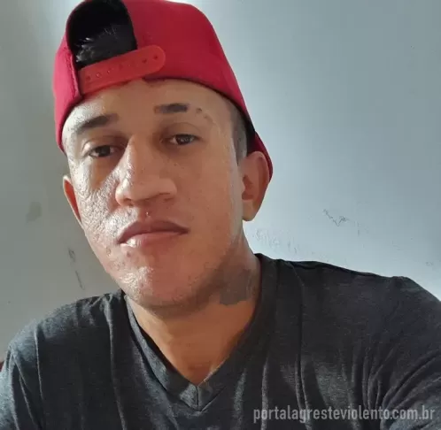 Homem morre após bater moto em caminhão na BR-423, em Águas Belas