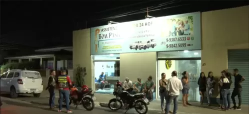 Corpos de ciclistas que morreram após serem atropelados são velados em Bezerros