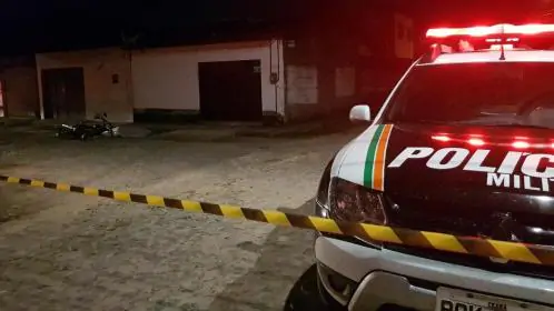 Homem é perseguido por motoqueiros e morto a tiros no bairro Bom Jardim