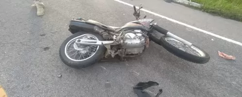 Homem morre após colidir moto em um cavalo na BR-104, em Cupira