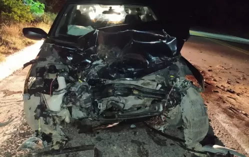 Acidente na BR-232 mata mulher e deixa 5 pessoas feridas