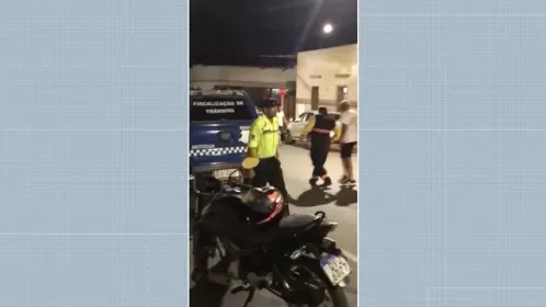 Prefeito de Goiana vai até blitz de trânsito para questionar fiscalização na cidade