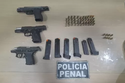 Armas, drogas e munições são apreendidas em penitenciária após tiroteio com dois feridos