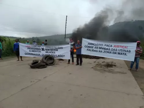 Moradores fazem protestos em Jaqueira ao Governo de PE pelo direito de terra