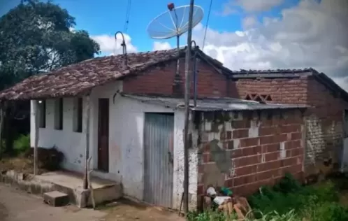 Filho mata mãe a facada e diz que ‘seres’ tecnológicos pediram que cometesse o crime