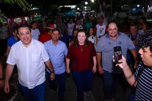 Limoeiro recebe Marília Arraes com carinho e animação