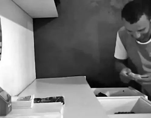 Câmeras flagram funcionários roubando dinheiro de loja em Macaparana