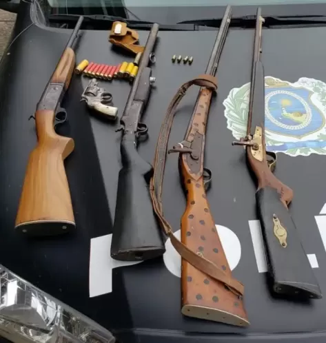 Militares da 6ª CIPM apreendem armas de fogo em Machados