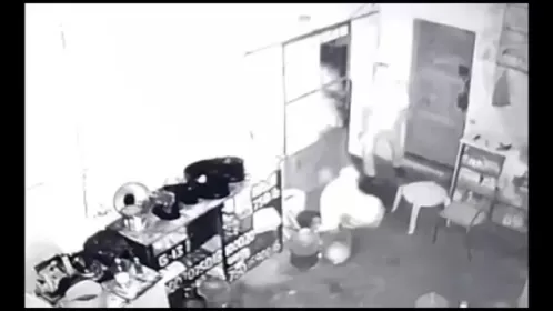 Homens armados invadem posto de gasolina e matam vigilante idoso