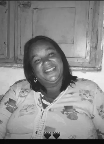 Mulher é morta a tiros em Palmeirina