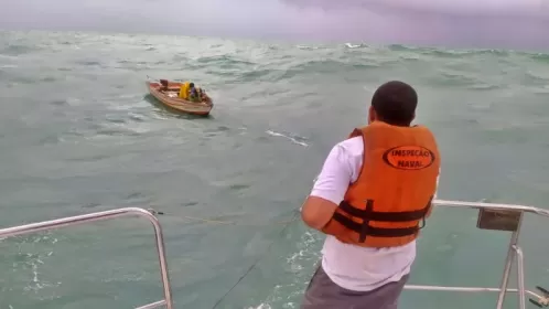 Foi localizada  barco de pesca artesanal que estava desaparecido