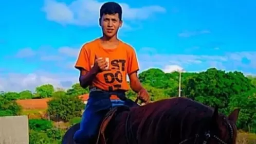Adolescente perde controle de morto e morre em curva da PE-275