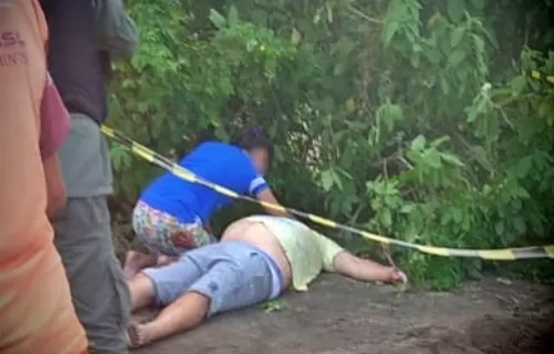 Homem é executado a tiros na frente da mãe