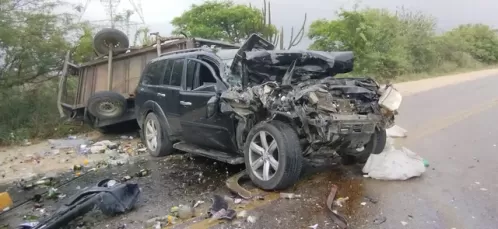 Homem morre após colisão entre carro e caminhonete em Venturosa