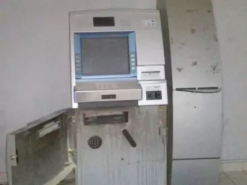 Ladrões invadem prefeitura e arrombam caixa eletrônico em PE