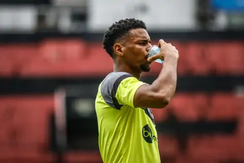 Liberado pelo departamento médico, Felipinho pode reforçar Sport contra o Botafogo-SP