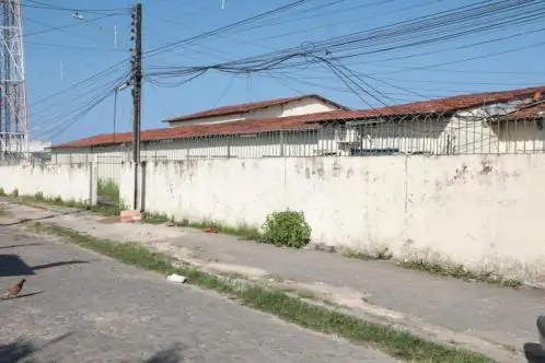 Dezenas de alunos e profissionais de duas escolas estaduais são socorridos após mal estar