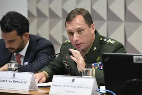 Mauro Cid admite que joias recebidas por Bolsonaro eram de ''interesse público''