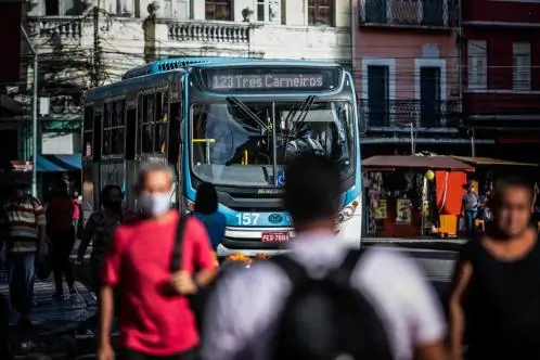 Rodoviários fazem protesto nesta terça contra a redução de 200 ônibus no Grande Recife