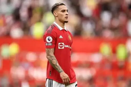 Manchester United se pronuncia sobre investigação contra Antony, acusado de violência doméstica
