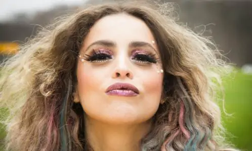 Natascha Falcão é indicada ao Grammy Latino como artista revelação