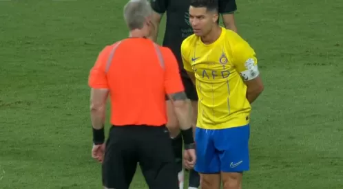 Cristiano Ronaldo peita e grita com Daronco em jogo na Arábia Saudita
