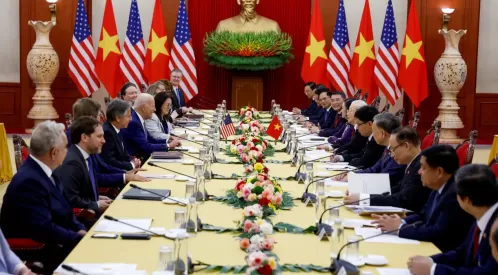 Assessores de Biden se reúnem com Vietnã por acordo bélico que pode contrariar China