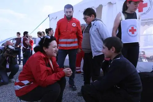 Refugiados de Nagorno-Karabakh começam a chegar à Armênia