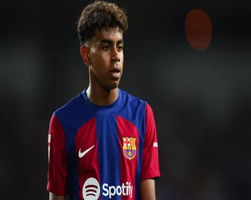 Jogador de 16 anos do Barcelona assina contrato com cláusula de R$ 5,3 bilhões