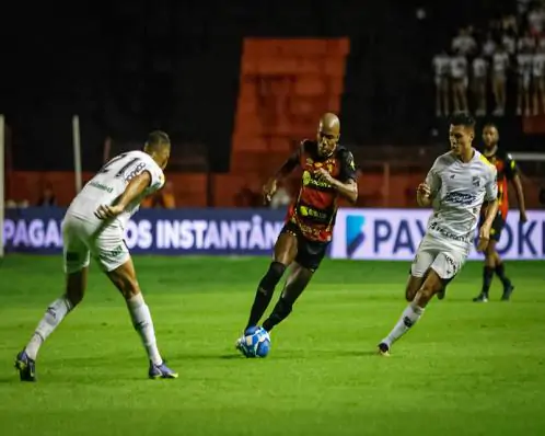 Fabinho projeta duelo decisivo entre Sport e Ponte Preta pela Série B: "Encaramos como uma final"