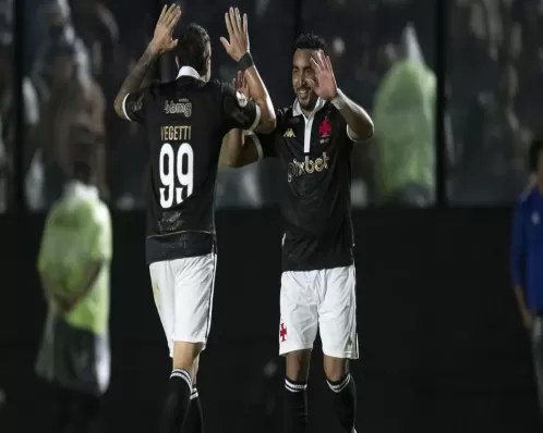 Vasco vence Fortaleza com primeiro gol de Payet e deixa Z4 provisoriamente