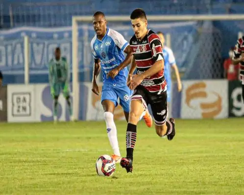 Retrô anuncia contratação de Leonan, ex-Santa Cruz