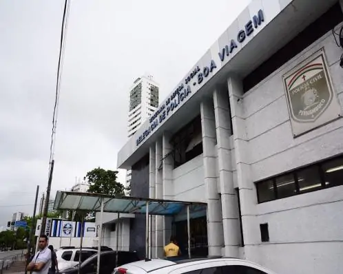 Dupla é presa por extorquir contratantes de serviços de site de encontros em Boa Viagem