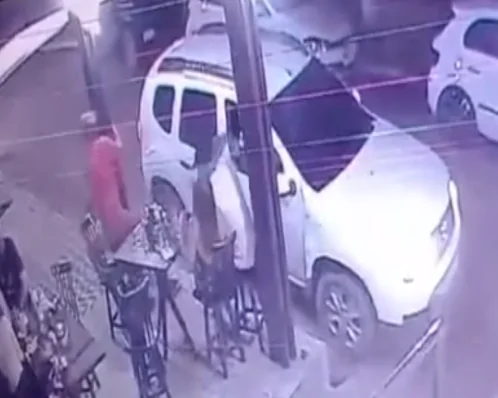 Homem e mulher são assassinados a tiros em calçada de restaurante em Vitória de Santo Antão
