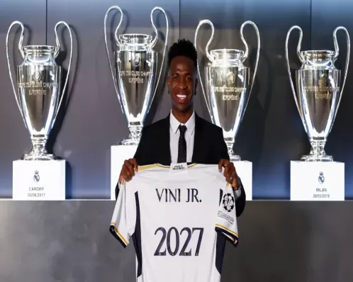 Real Madrid renova com Vinicius Júnior até 2027