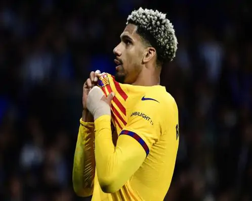 Barça vence Real Sociedad nos acréscimos e é terceiro no Espanhol; Girona lidera