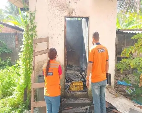 Irmãos morrem carbonizados após incêndio atingir residência em Jaboatão dos Guararapes