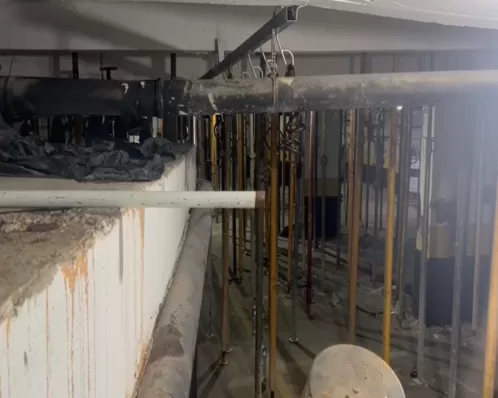 Imagem mostra prédio de 19 andares que foi evacuado no litoral de SP após colapso