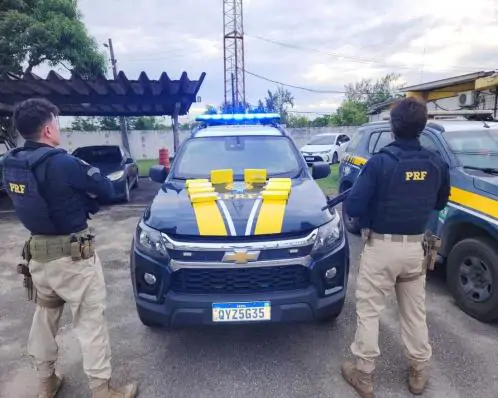 PRF apreende carga de cocaína avaliada em R$ 2 milhões na BR-101, em Jaboatão; dois são presos