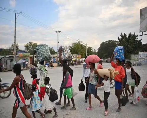 Onda de violência e fuga de prisioneiros mostram domínio das gangues na capital do Haiti