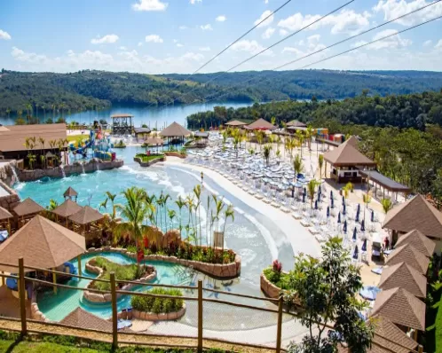 Maior praia artificial da América do Sul fica a 80 km de Brasília