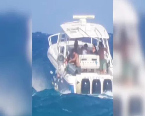 Imagem de jovens despejando lixo em mar na Flórida gera indignação nos EUA