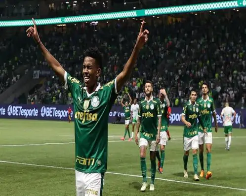 Palmeiras vence 5ª seguida com brilho de Estêvão, contra o Juventude
