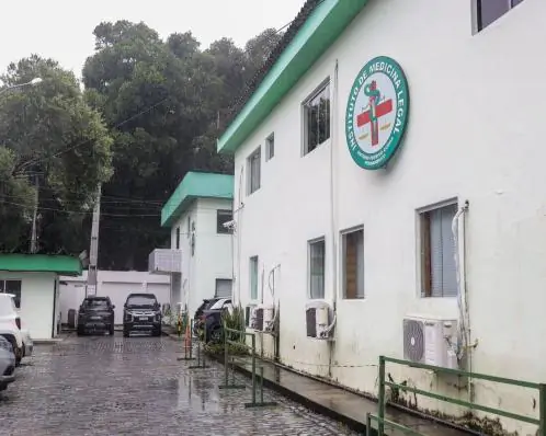 Três pessoas são assassinadas dentro de piscina em Itamaracá