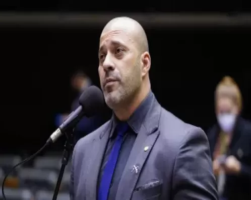 Daniel Silveira descumpriu medidas cautelares 227 vezes, diz Moraes