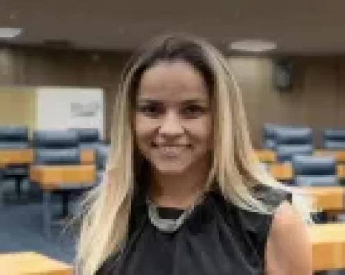 Após não ser reeleita, ex-vereadora leva privada e pias de gabinete em SP