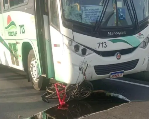 Ciclista é atropelado por ônibus e morre em Igarassu