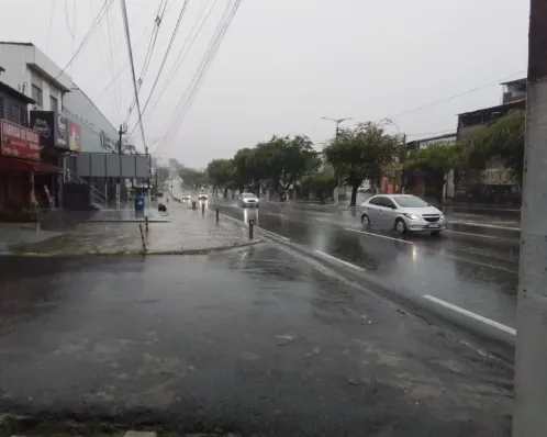 Abreu e Lima entra em alerta após 150 mm de chuva em 12 horas