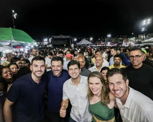 João Campos prestigia 44 anos de Abreu e Lima